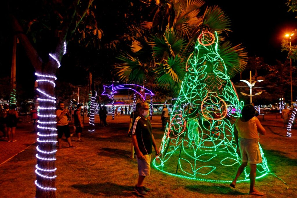 Magia natalina chega em Três Lagoas com inauguração de iluminação e decoração