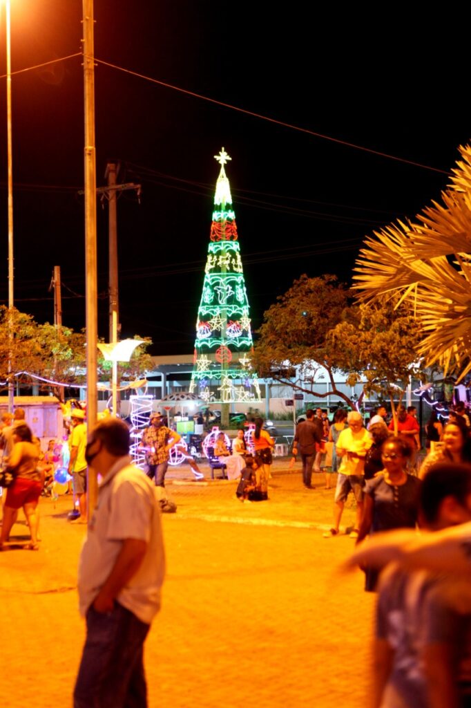 Magia natalina chega em Três Lagoas com inauguração de iluminação e decoração