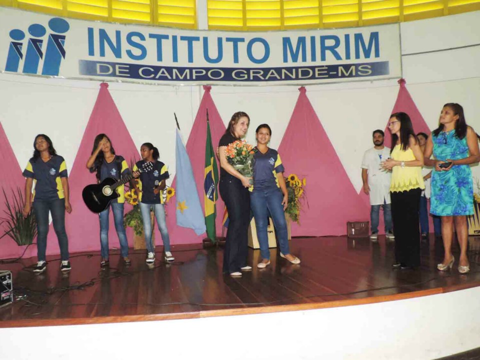 Alunos do Instituto Mirim apresentam talentos durante 'Minuto Mirim'