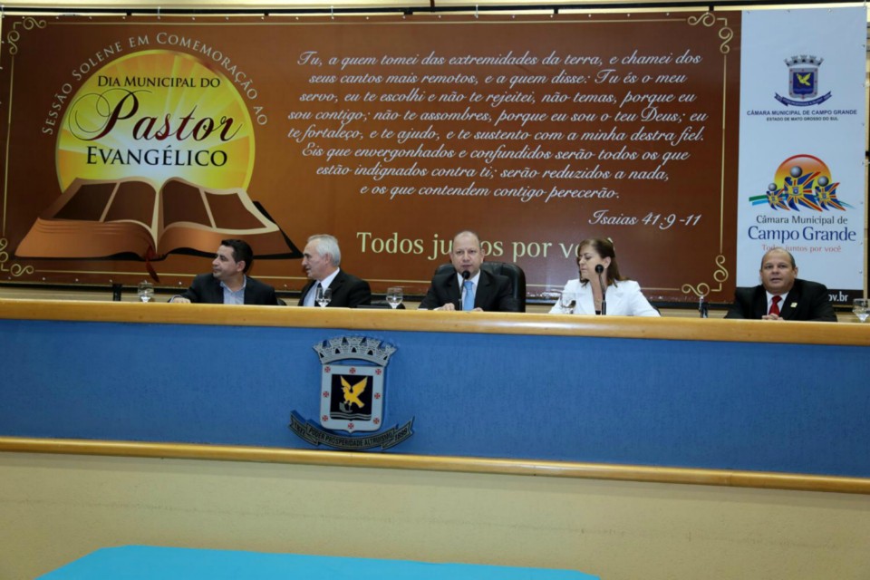 Pastores e religiosos são homenageados em Sessão Solene na Câmara