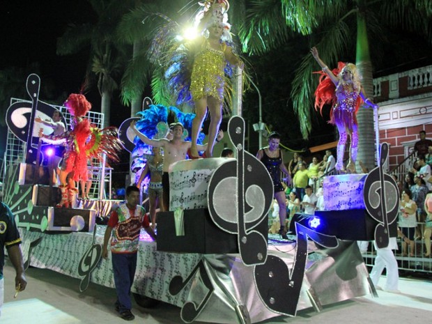 Grupo especial levanta a passarela do samba de Corumbá