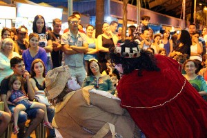 'A princesa Engasgada' conquista o público na feira central