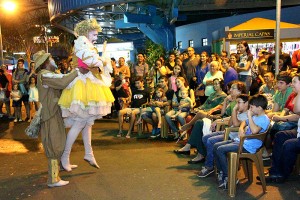 'A princesa Engasgada' conquista o público na feira central