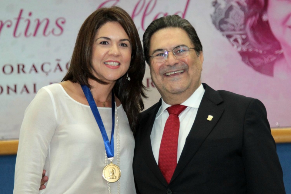 Mulheres são homenageadas com medalha em solenidade no Legislativo da Capital