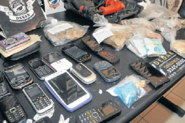 Roubos de celulares alimentam comércio de drogas para usuários