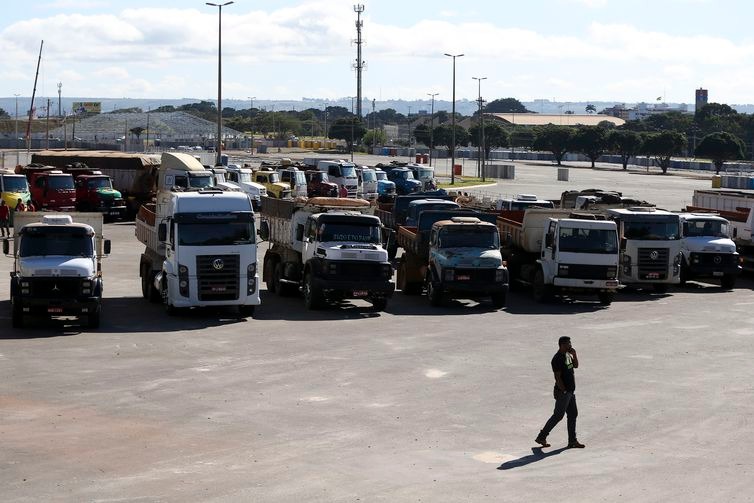 Caminhoneiros protestam contra alta nos preços dos combustíveis - Marcelo Camargo/Arquivo Agência Brasil
