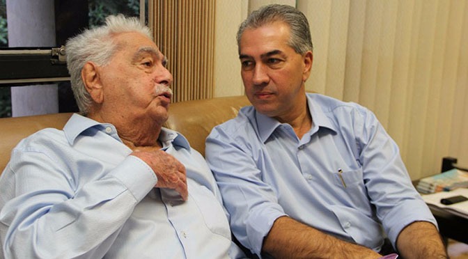 Pedro Pedrossian e Reinaldo Azambuja em encontro no dia 3 de março de 2015, na governadoria. Foto: Chico Ribeiro 