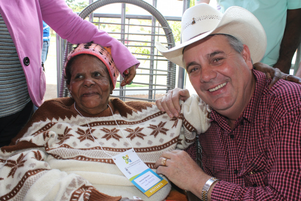 Deputado Angelo Guerreiro acompanha início da Caravana da Saúde em Paranaíba