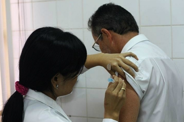 Sesau garante aplicação de mais de 4,4 mil doses de vacina em plantões