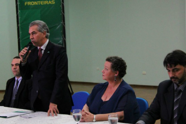 Reinaldo Azambuja prestigia posse da nova administração da UFGD