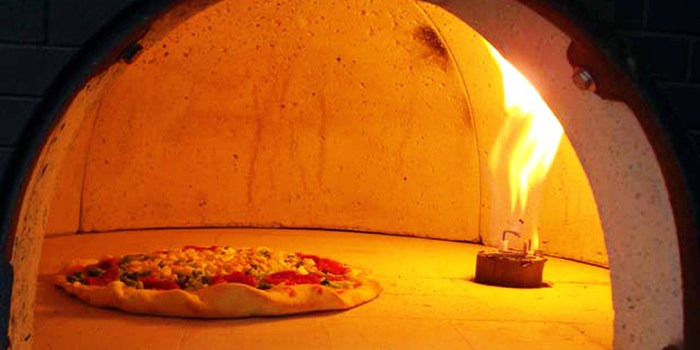 Fornos de pizza a gás assam produtos com excelente sabor e qualidade. Divulgação