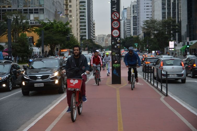 Ciclovia da Avenida Paulista facilita a mobilidade urbana na cidade de São Paulo - Arquivo/Agência Brasil