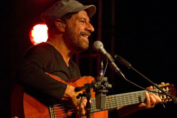 Em show no FestInBonito João Bosco celebra 40 anos de carreira