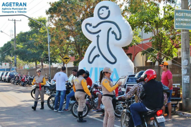 No 'Dia do Motociclista', Agetran desenvolve ação de segurança no trânsito