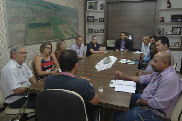 Prefeito Juvenal Neto reuniu com Conselho para discutir APAs