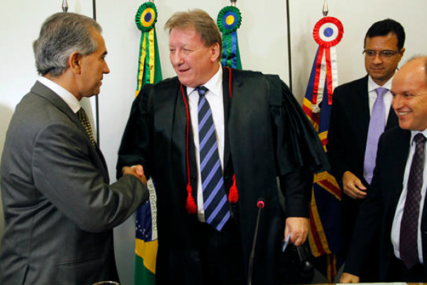 Reinaldo Azambuja prestigia eleição de presidente, vice e corregedor do TJ-MS