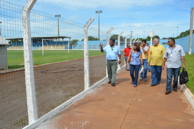 Dirigentes da Funesp e FFMS vistoriam estádio Jacques da Luz