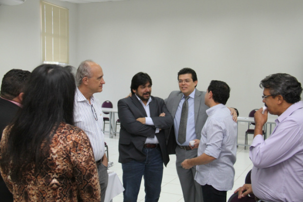 Acompanhados do prefeito, membros da AEVB visitam a Casa da Mulher Brasileira