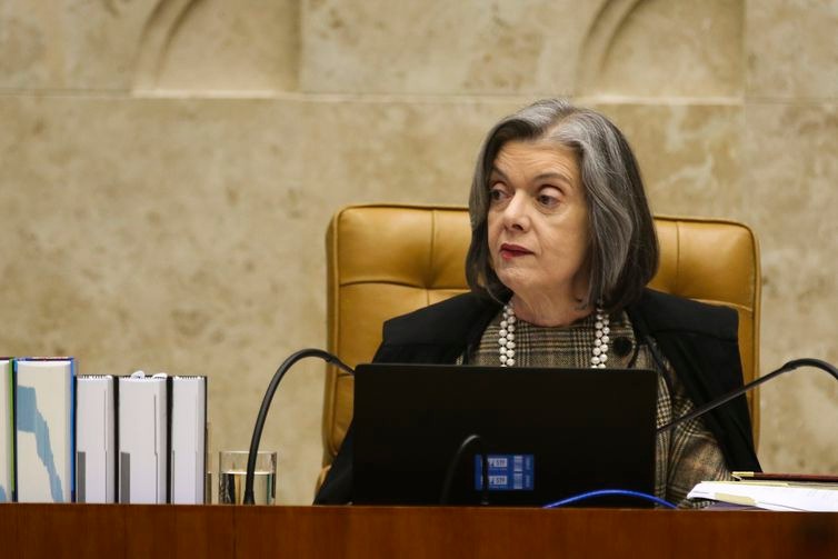 A ministra do Supremo Tribunal Federal, Cármen Lúcia, disse que a Constituição brasileira cumpre um papel importante e nunca foi inadequada - Antonio Cruz/Agência Brasil
