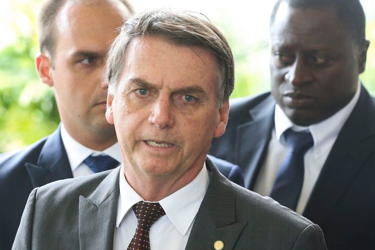 O presidente eleito Jair Bolsonaro diz que não escolherá para seu governo quem tiver problemas com a Justiça - Valter Campanato/Agência Brasil