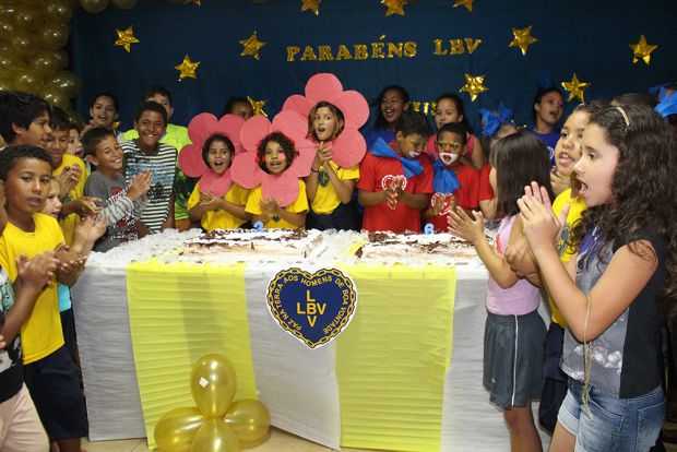 Alegria contagiante das crianças usuárias homenageou os 36 anos da LBV, em Campo Grande. Fotos: Cristina Gomes