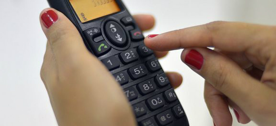 Ligação de telefone fixo para celular fica mais barata.  Marcello  Casal  Jr./Arquivo/Agência  Brasil