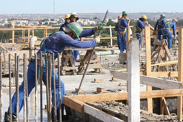 Indústria da construção tem maior queda na atividade desde 2010