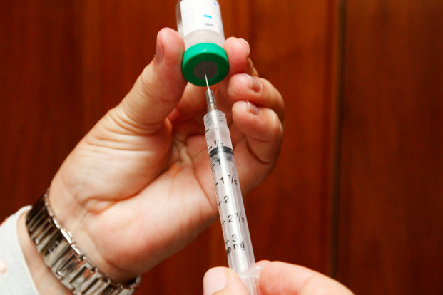 Vacina de febre amarela deve ser tomada antes de visitar regiões de risco