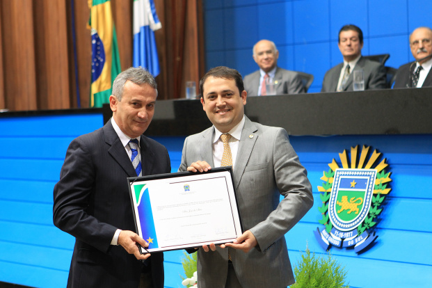 Prefeito recebe o Título de Cidadão Sul-Mato-Grossense