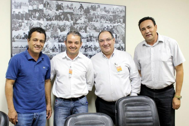 Vereadores Carlão e Delei Pinheiro recebem visita de vereadores de Londrina