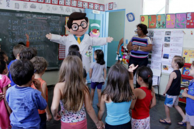 Dr. Saúde promove conscientização em visita a Creche e SAD