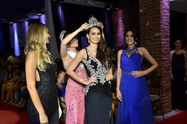 Mariana Machado (ao centro) foi eleita Miss Mundo Campo Grande