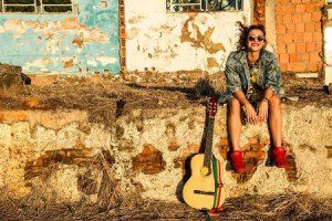 Marina Peralta lança seu primeiro CD em show na Concha Acústica