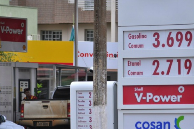 Postos do interior cobram até R$ 3,66 e gasolina fica entre mais caras do país