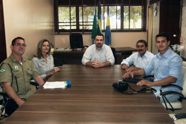 Os vereadores da cidade vizinha foram recebidos pelo prefeito Neto e pelo coordenador da Agetran.