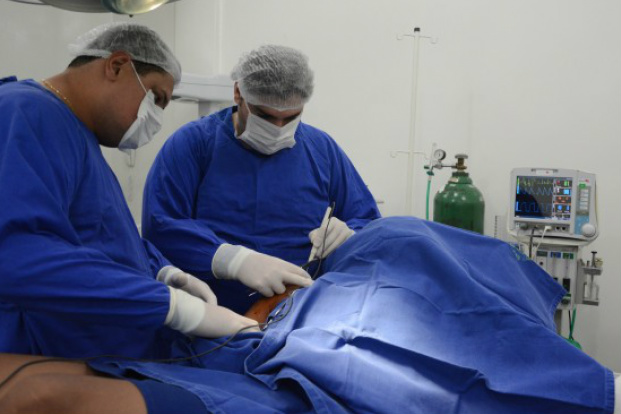 Cirurgias de ortopedia levam alívio para população de Amambai