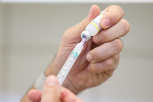 A permissão para a vacinação nas farmácias está prevista em lei.Agência Brasil