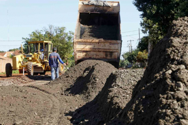 Frentes de drenagem e pavimentação avançam nos bairros da Capital